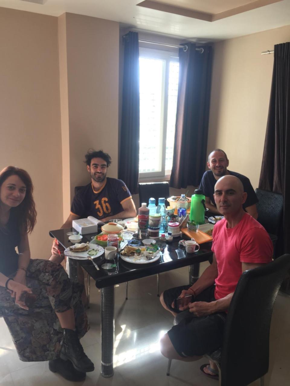 Travelling Troopers Homestay Варанаси Экстерьер фото
